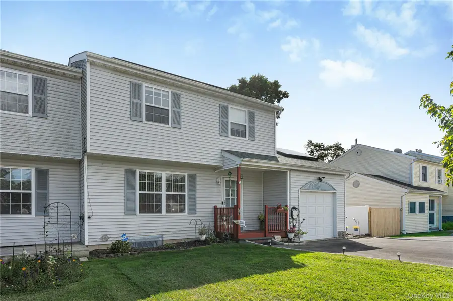 39 Elm Street, Central Islip, NY 11722 - #2