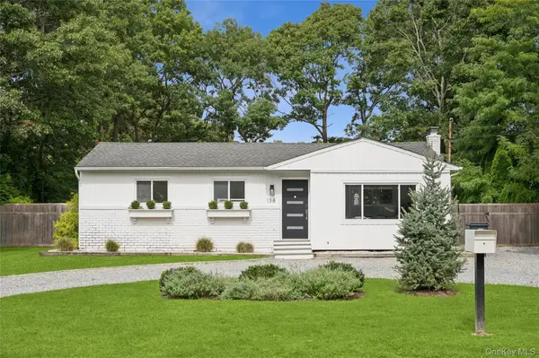 138 W Tiana Road, Hampton Bays, NY 11946