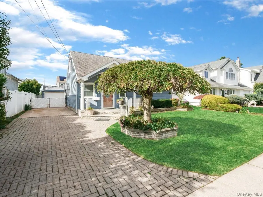 937 Mirabelle Avenue, Westbury, NY 11590 - #3