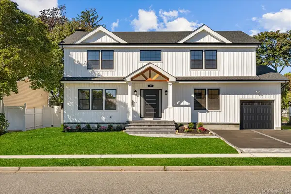 29 Melanie Lane, Syosset, NY 11791