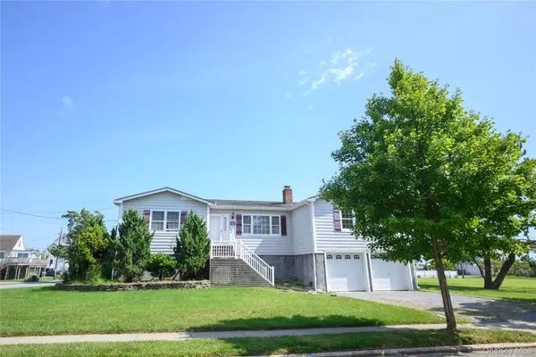 135 E Ocean Avenue, Center Moriches, NY 11934