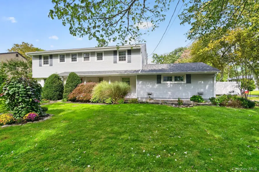 39 Drohan Street, Huntington, NY 11743 - #2