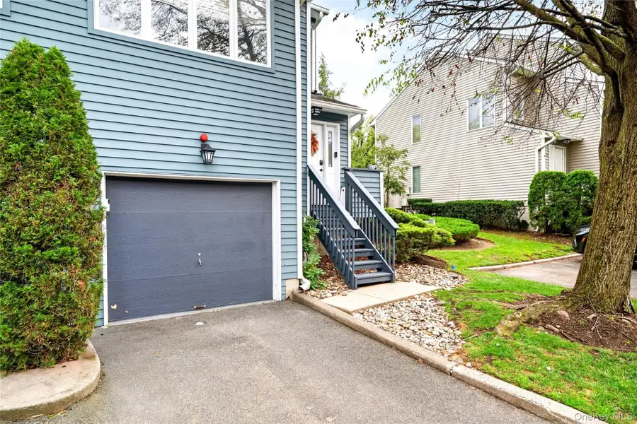 7 Village Green, Bardonia, NY 10954 - #2