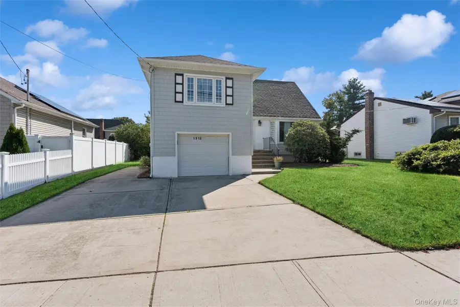 1910 N Jerusalem Road, Bellmore, NY 11710 - #2