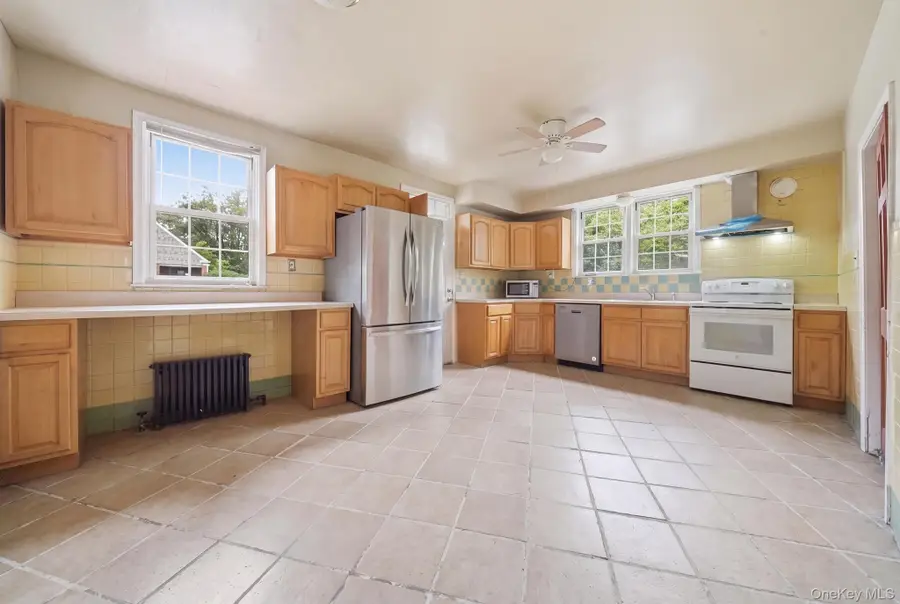 45 Tennyson Avenue, Westbury, NY 11590 - #2