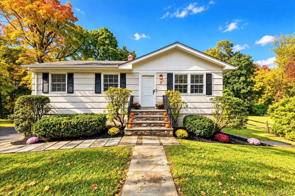 7 Meadowbrook Drive, Ossining, NY 10562 - #1