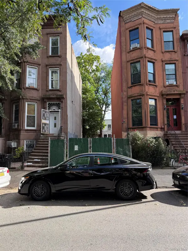 900A Greene Avenue, Brooklyn, NY 11221