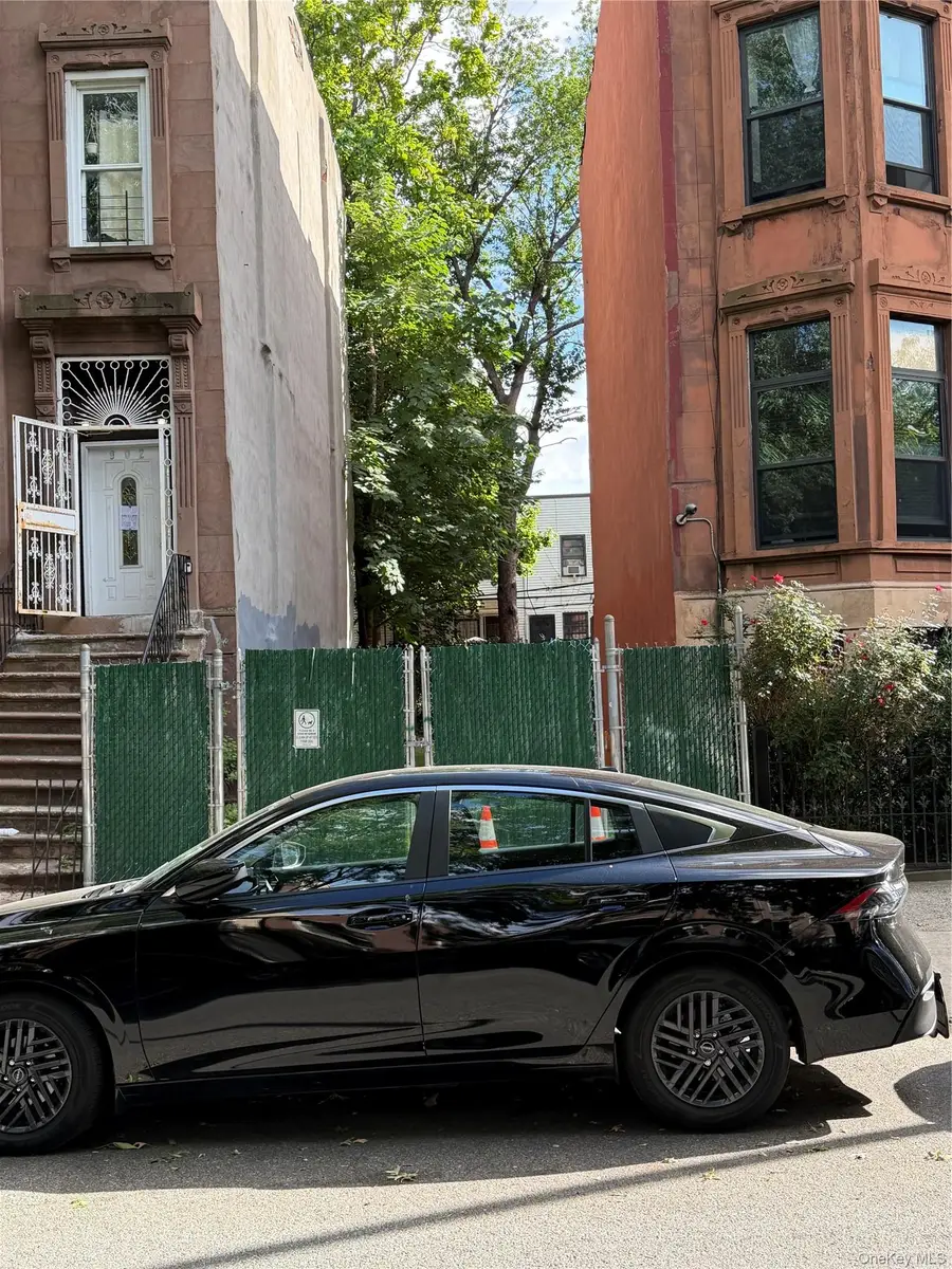 900A Greene Avenue, Brooklyn, NY 11221 - #2