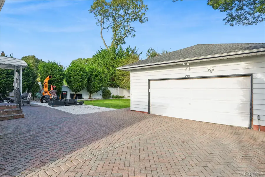 15 Pine Cone Street, Middle Island, NY 11953 - #3
