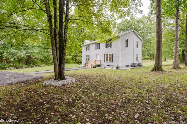 447 N Elting Corners Road, Highland, NY 12528