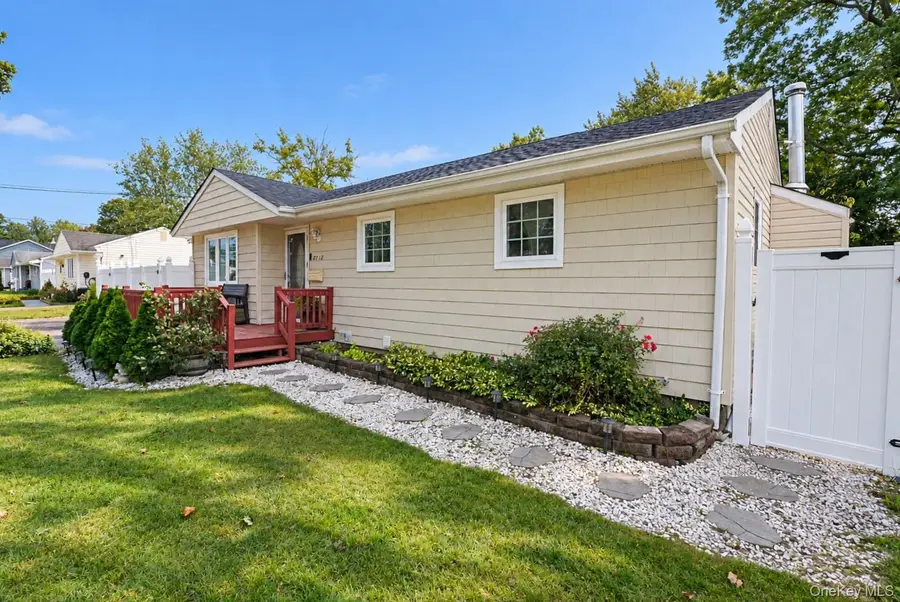 2712 Connecticut Avenue, Medford, NY 11763 - #3