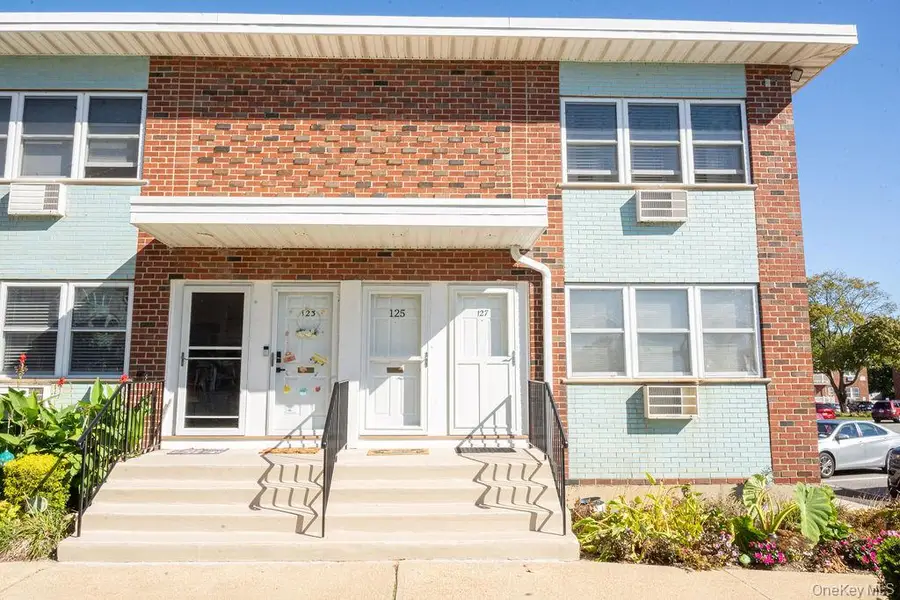 125 Farber Dr #125, West Babylon, NY 11704 - #2