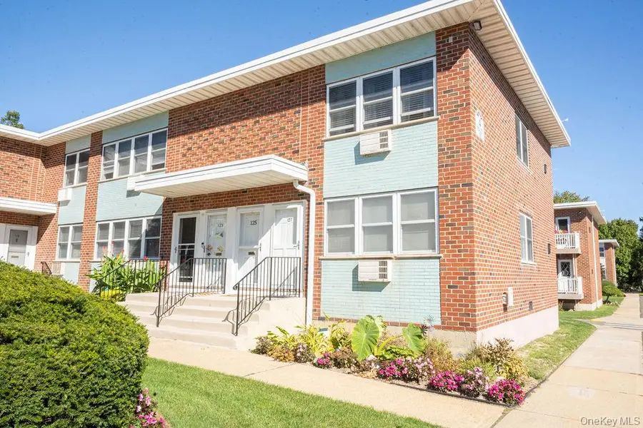 125 Farber Dr #125, West Babylon, NY 11704 - #3