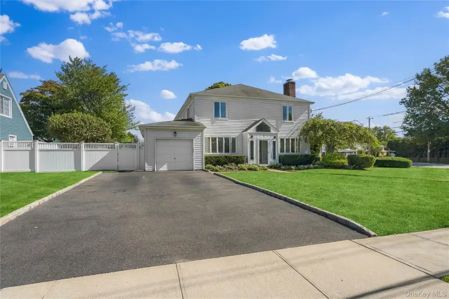 2 Amherst Place, Massapequa, NY 11758 - #3