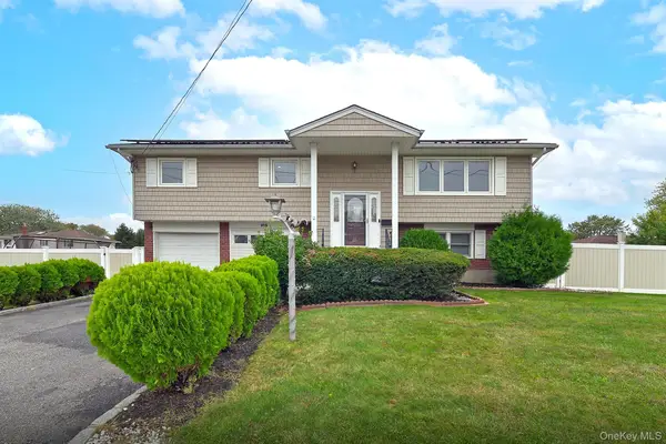 105 N Lewis Avenue, Lindenhurst, NY 11757