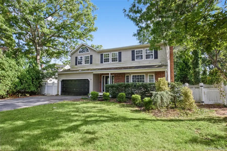 16 Jamaica Avenue, Holtsville, NY 11742 - #3