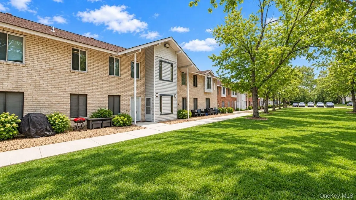 24 Idaho Court #24, Coram, NY 11727 - #1