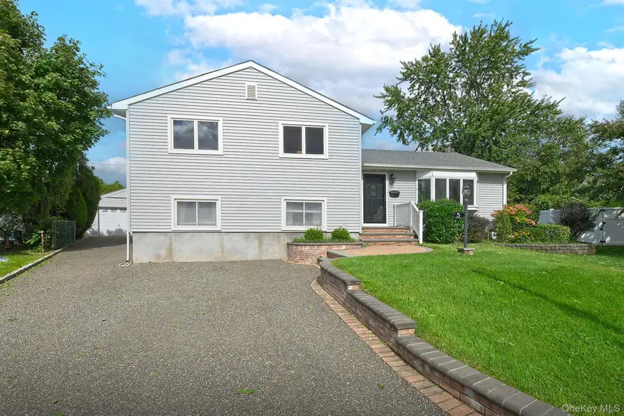 5 Robin Court, Bethpage, NY 11714 - #2