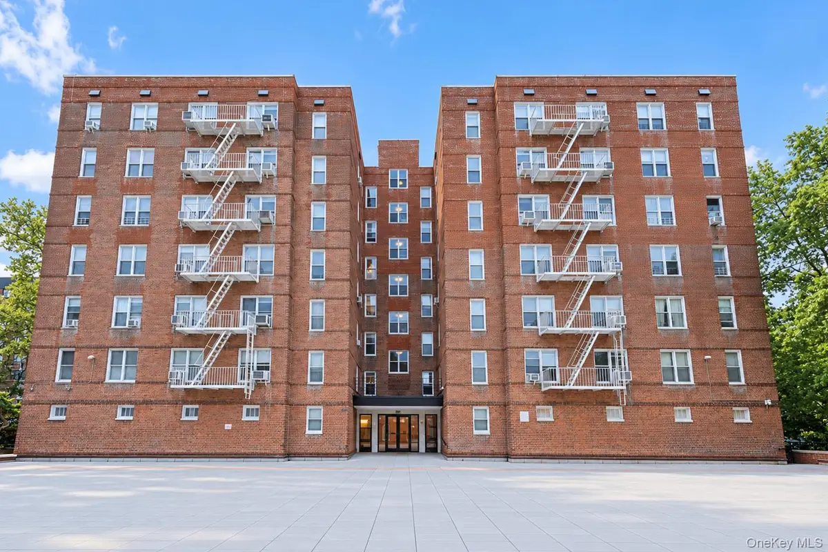 517 Riverdale Avenue #2H, Yonkers, NY 10705 - #1