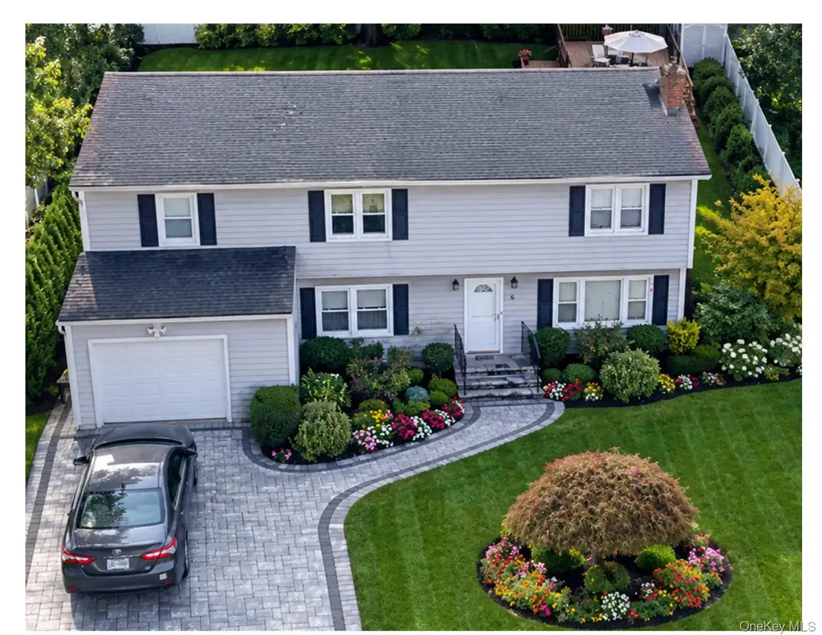 6 Bradford Road, Plainview, NY 11803 - #1