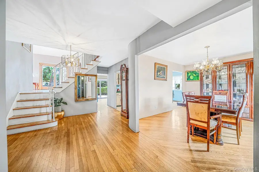 29 Sunshine Lane, Amityville, NY 11701 - #2