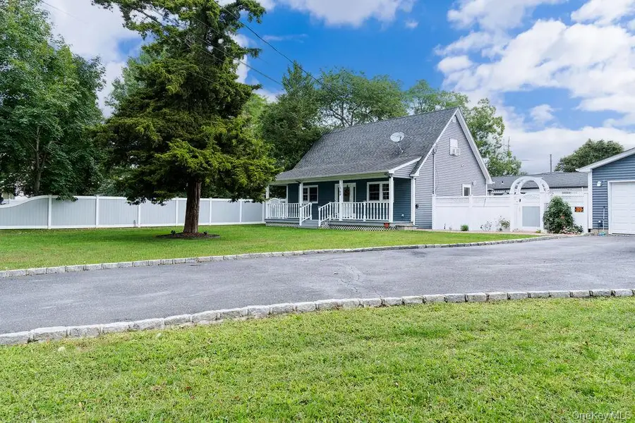 1369 N Clinton Avenue, Bay Shore, NY 11706 - #3