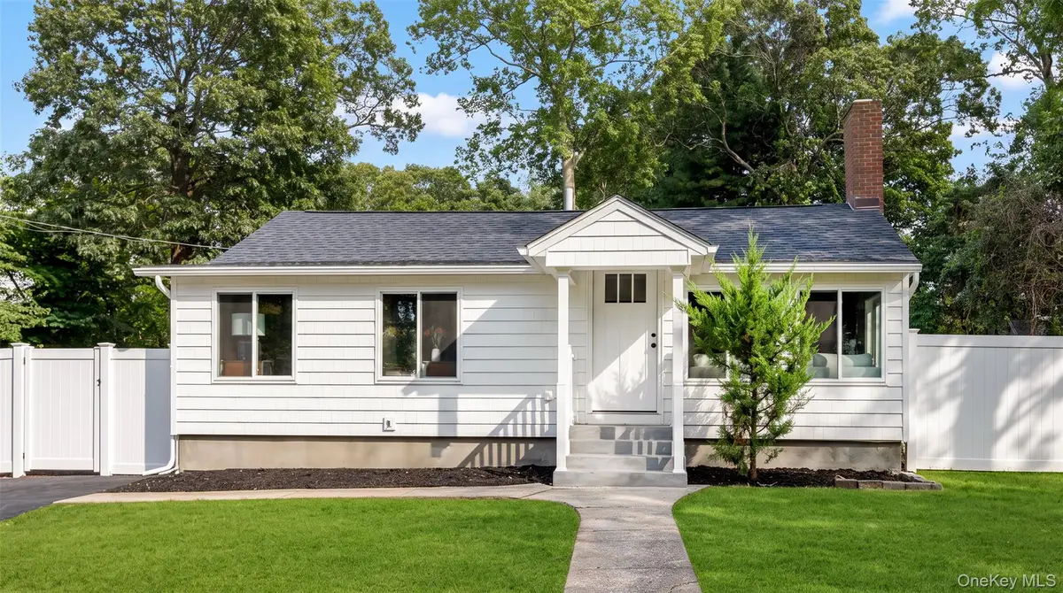 8 Woodlawn Avenue, Selden, NY 11784 - #1