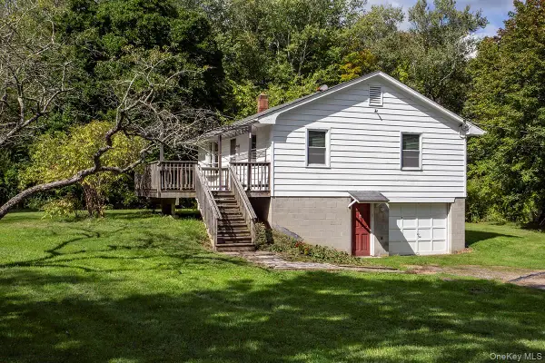 401 W Dover Road, Pawling, NY 12564