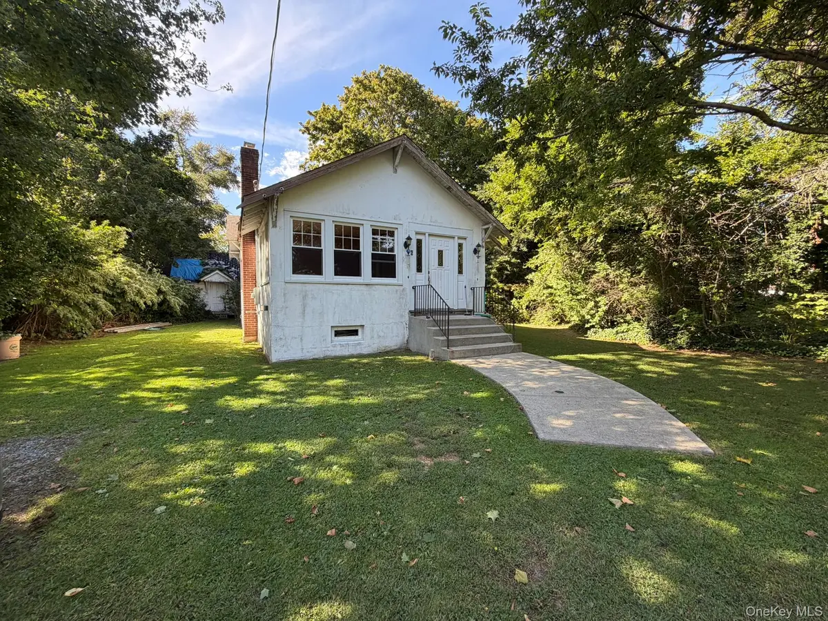 6 Bridle Way, Oakdale, NY 11769 - #1