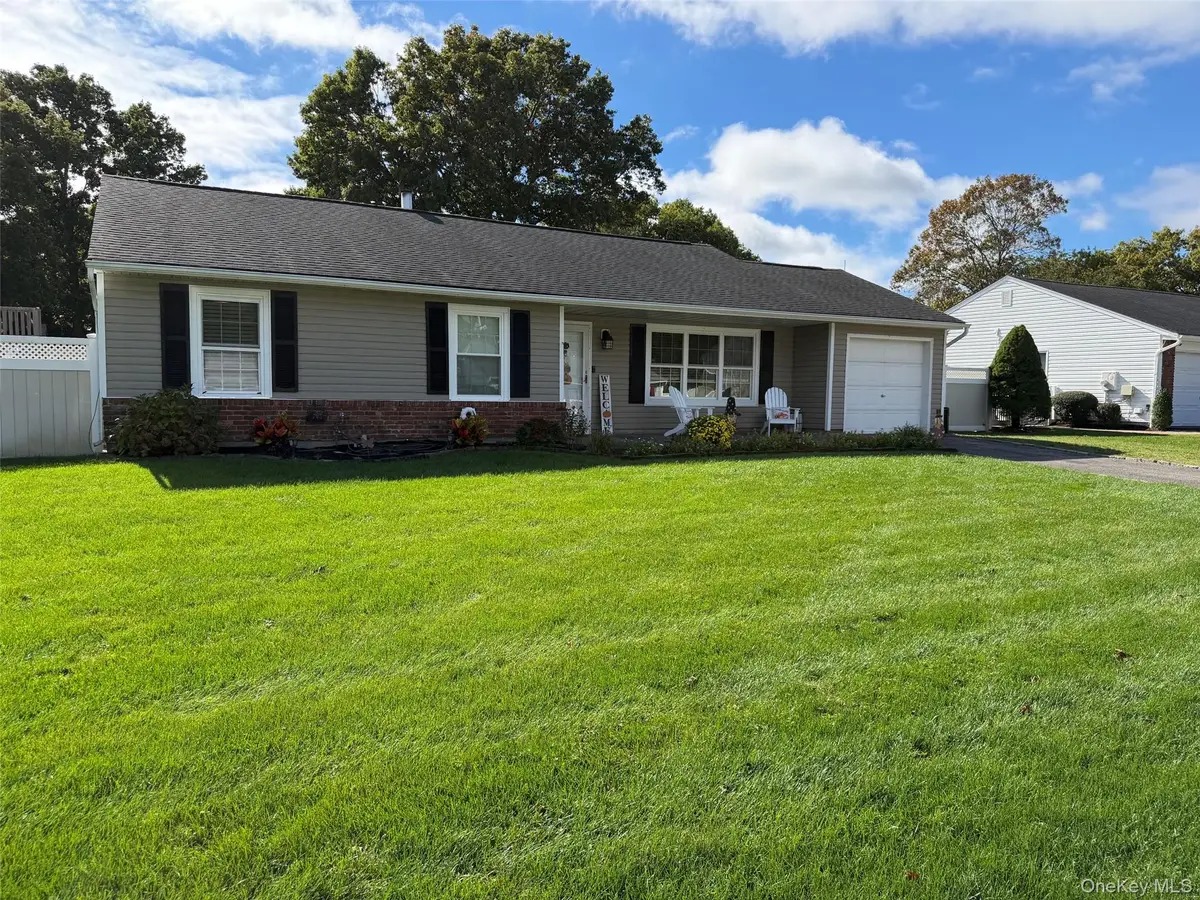 30 Inverness Road, Holbrook, NY 11741 - #1