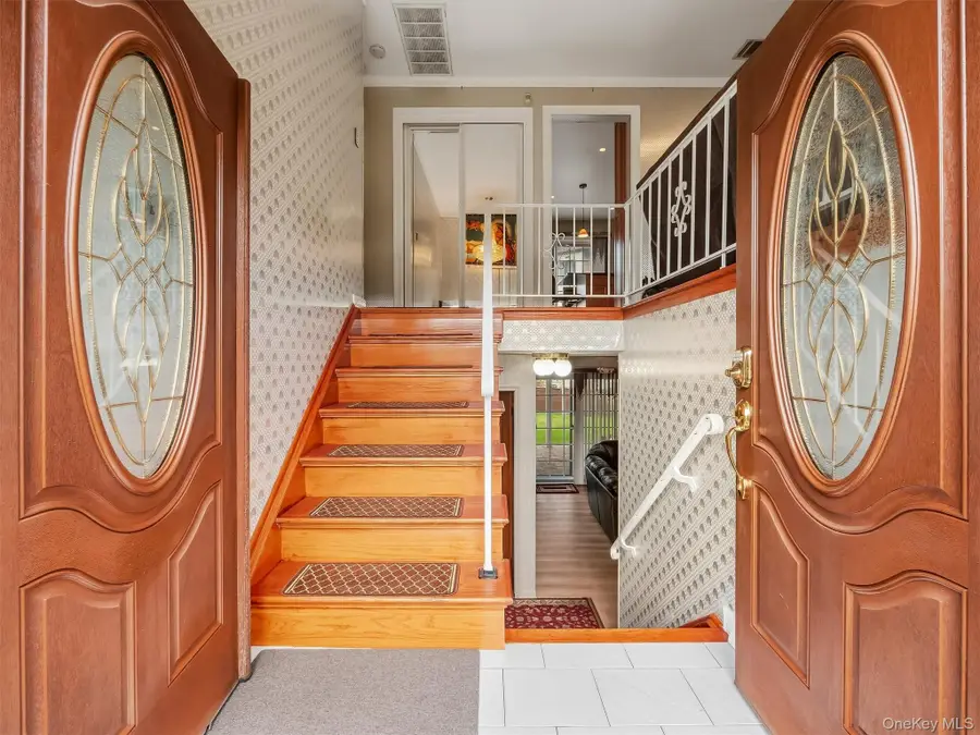 8 Carl Court, Spring Valley, NY 10977 - #3