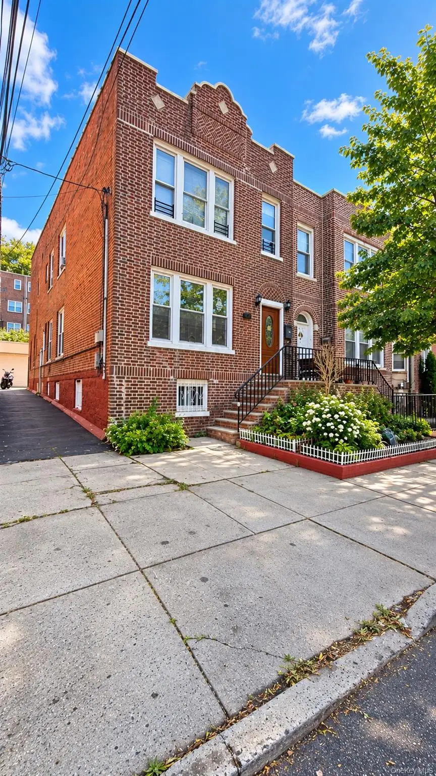 4626 Carpenter Avenue, Bronx, NY 10470 - #1