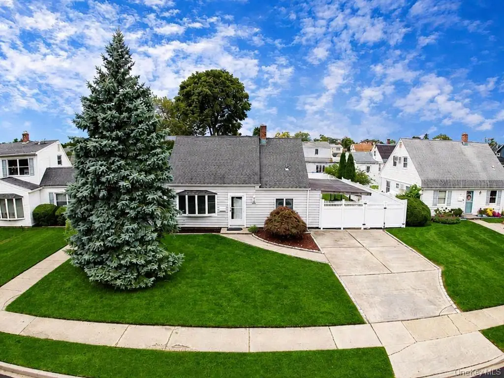 34 Chapel Lane, Levittown, NY 11756 - #1