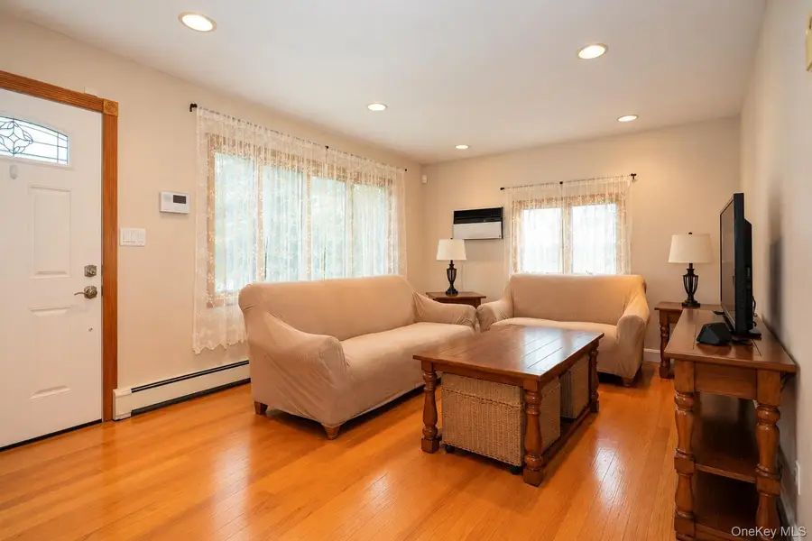 34 Chapel Lane, Levittown, NY 11756 - #3