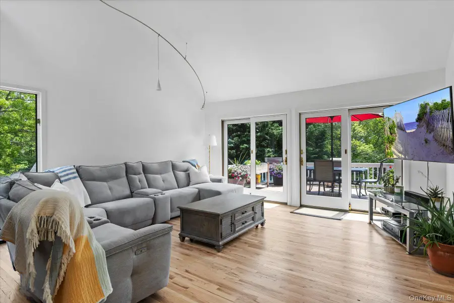 370 Old Canoe Place Road, Southampton, NY 11968 - #3