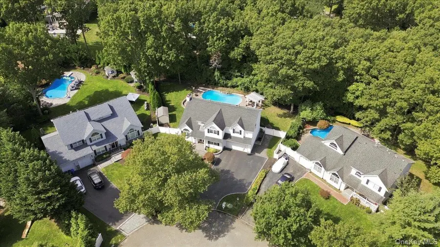 5 Aspatuck Court, Commack, NY 11725 - #2