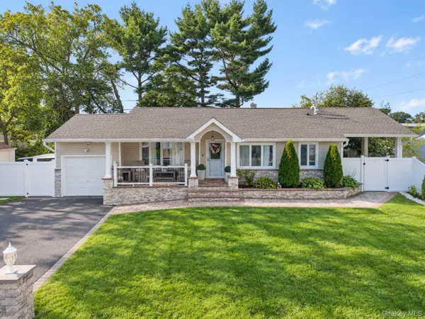42 Blue Jay Drive, Brentwood, NY 11717