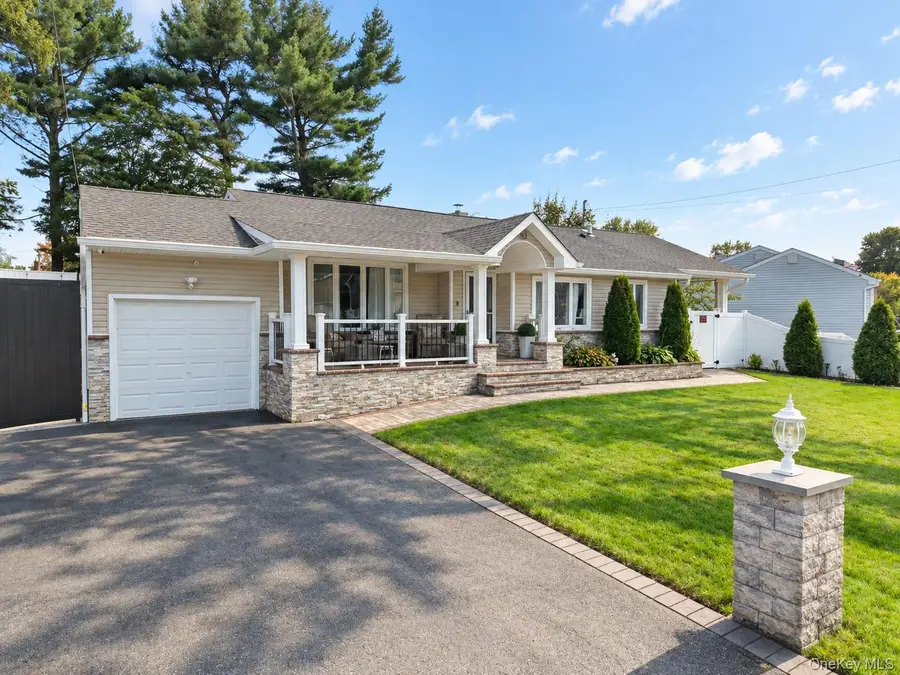 42 Blue Jay Drive, Brentwood, NY 11717 - #2