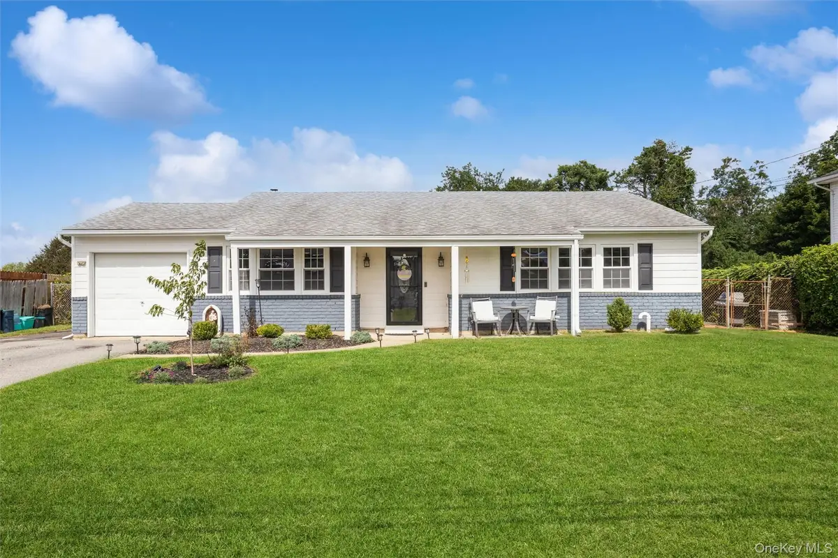 35 Norman Drive, Bohemia, NY 11716 - #1