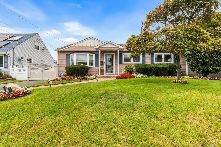 142 Montgomery Avenue, Oceanside, NY 11572 - #2