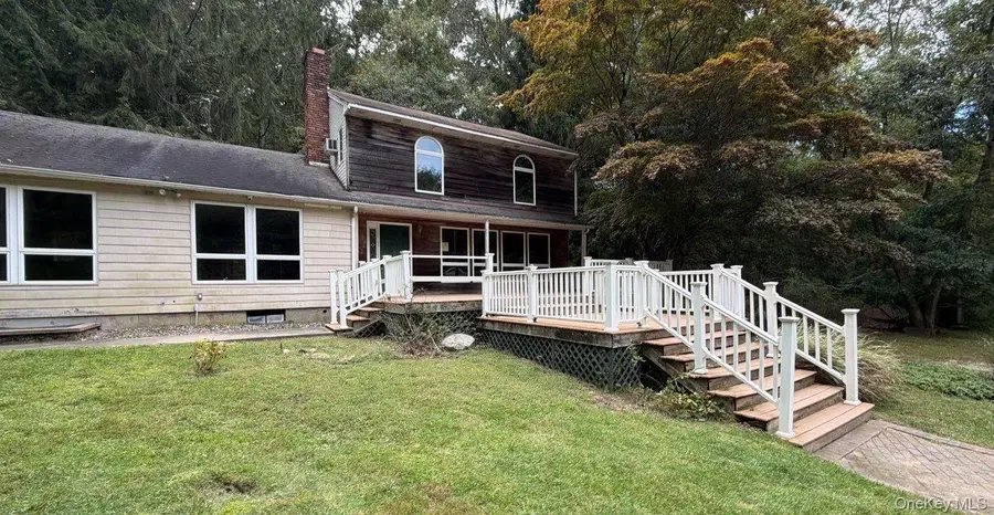 56 E Bartlett Road, Middle Island, NY 11953 - #2