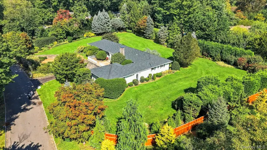 1 Cornwells Beach Road, Port Washington, NY 11050 - #3