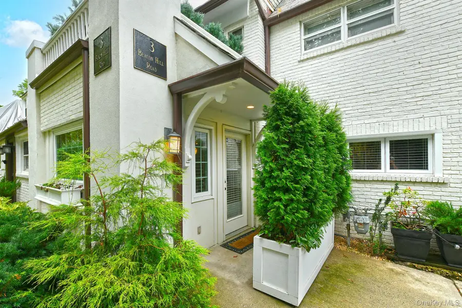 3 Beacon Hill Road, Port Washington, NY 11050 - #3