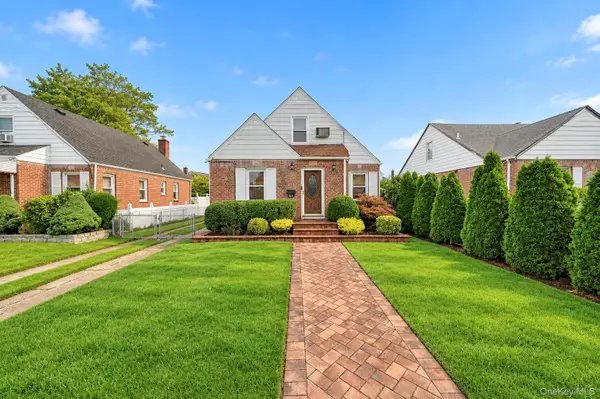 61 Stephen Place, Valley Stream, NY 11580