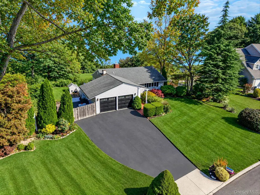 11 Folsom Lane, Coram, NY 11727 - #2