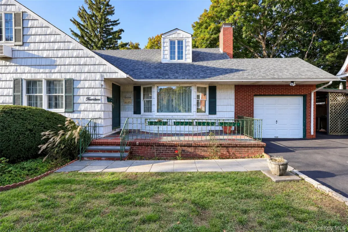 14 Waverly Street, Glen Head, NY 11545 - #1