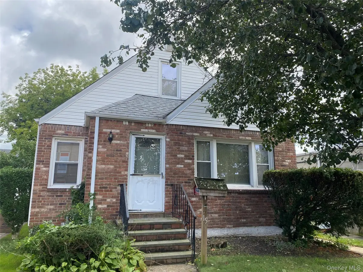 15 Cross Street, Williston Park, NY 11596 - #1
