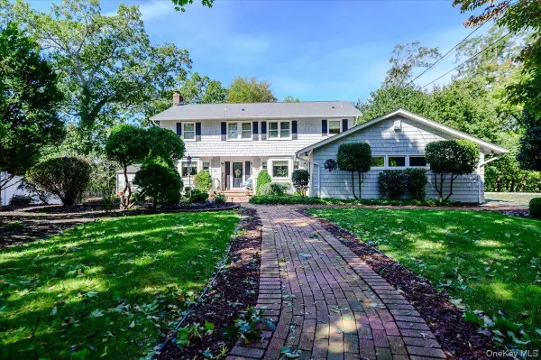 12 Knoll Crest, Miller Place, NY 11764