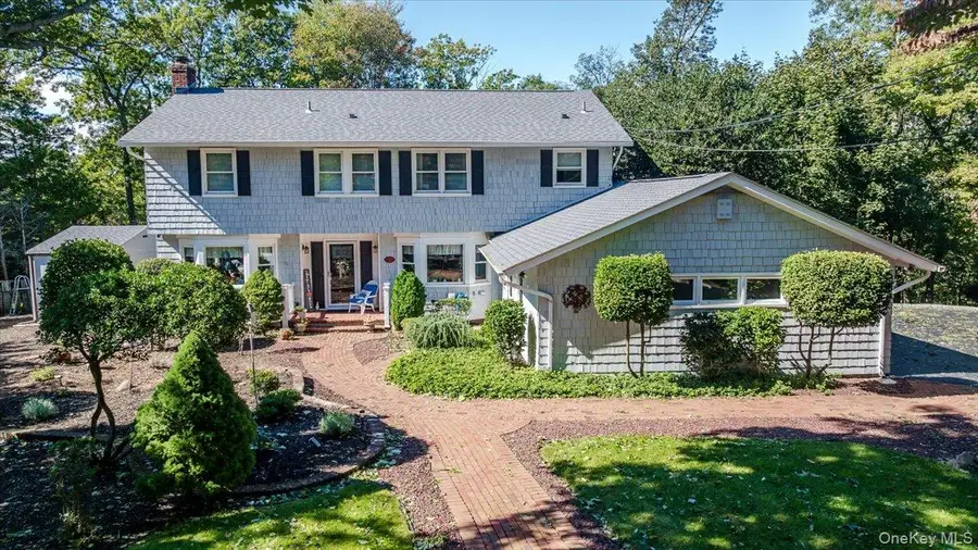 12 Knoll Crest, Miller Place, NY 11764 - #3