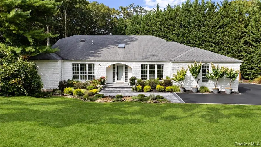 7 Faulkner Lane, Dix Hills, NY 11746 - #2